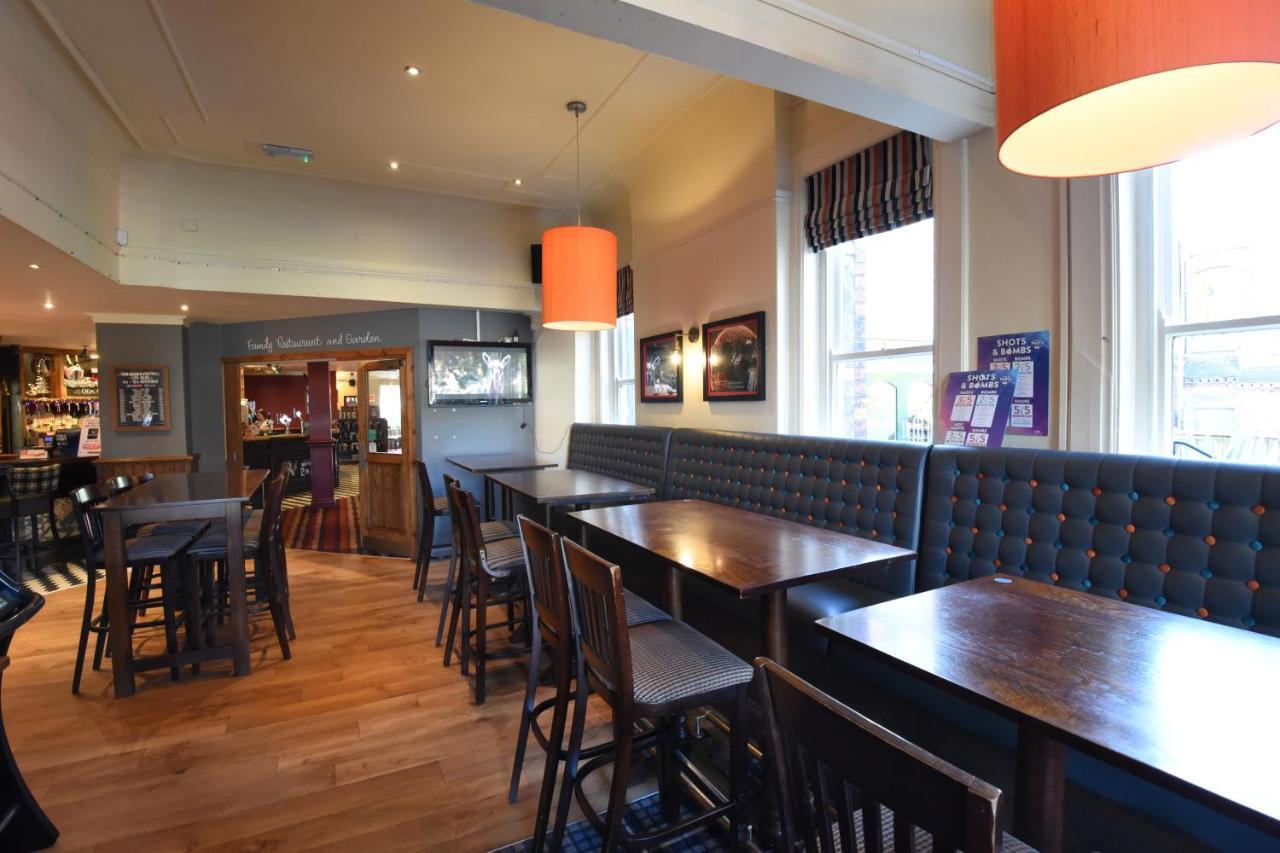 Oaklands By Greene King Inns Chester Exterior foto